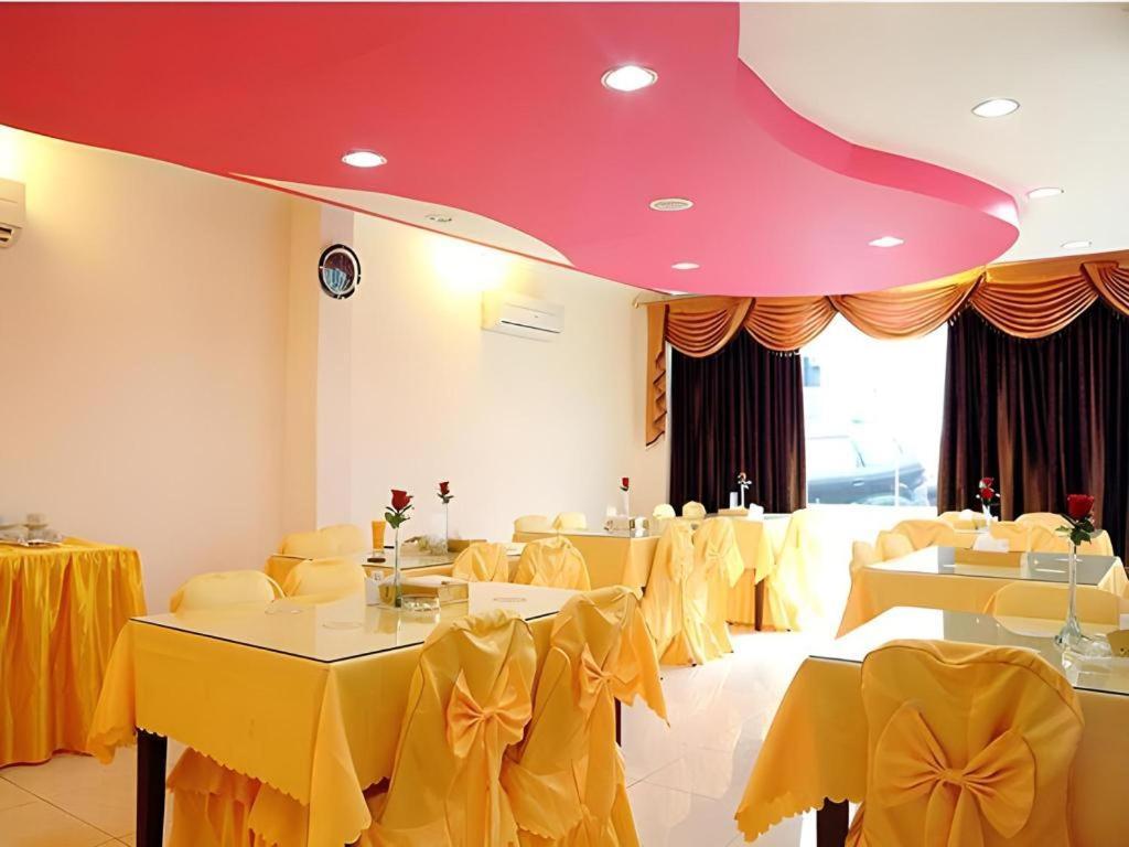 Hotel Rovi Boutique Giacarta Esterno foto